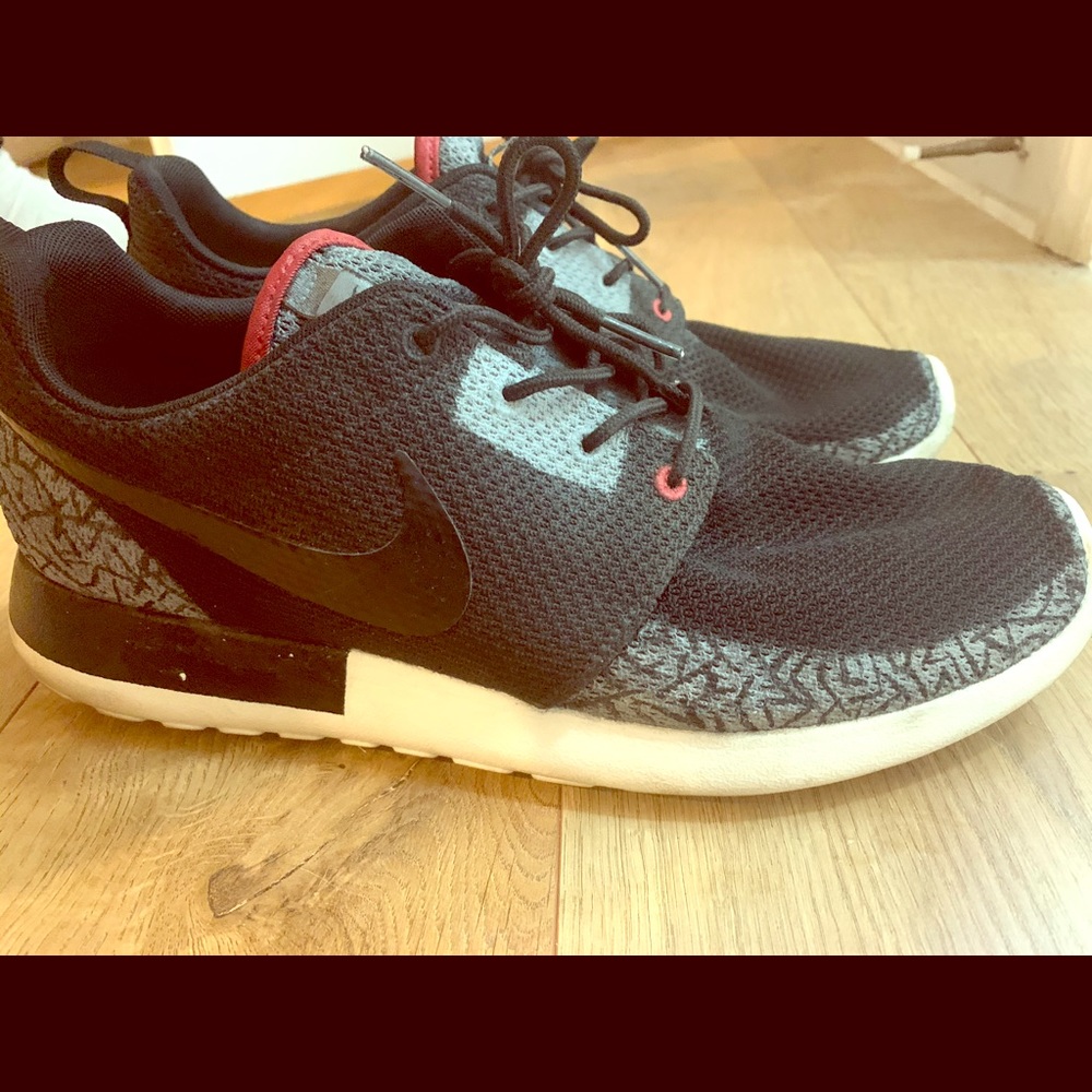Jordan roshes size 10